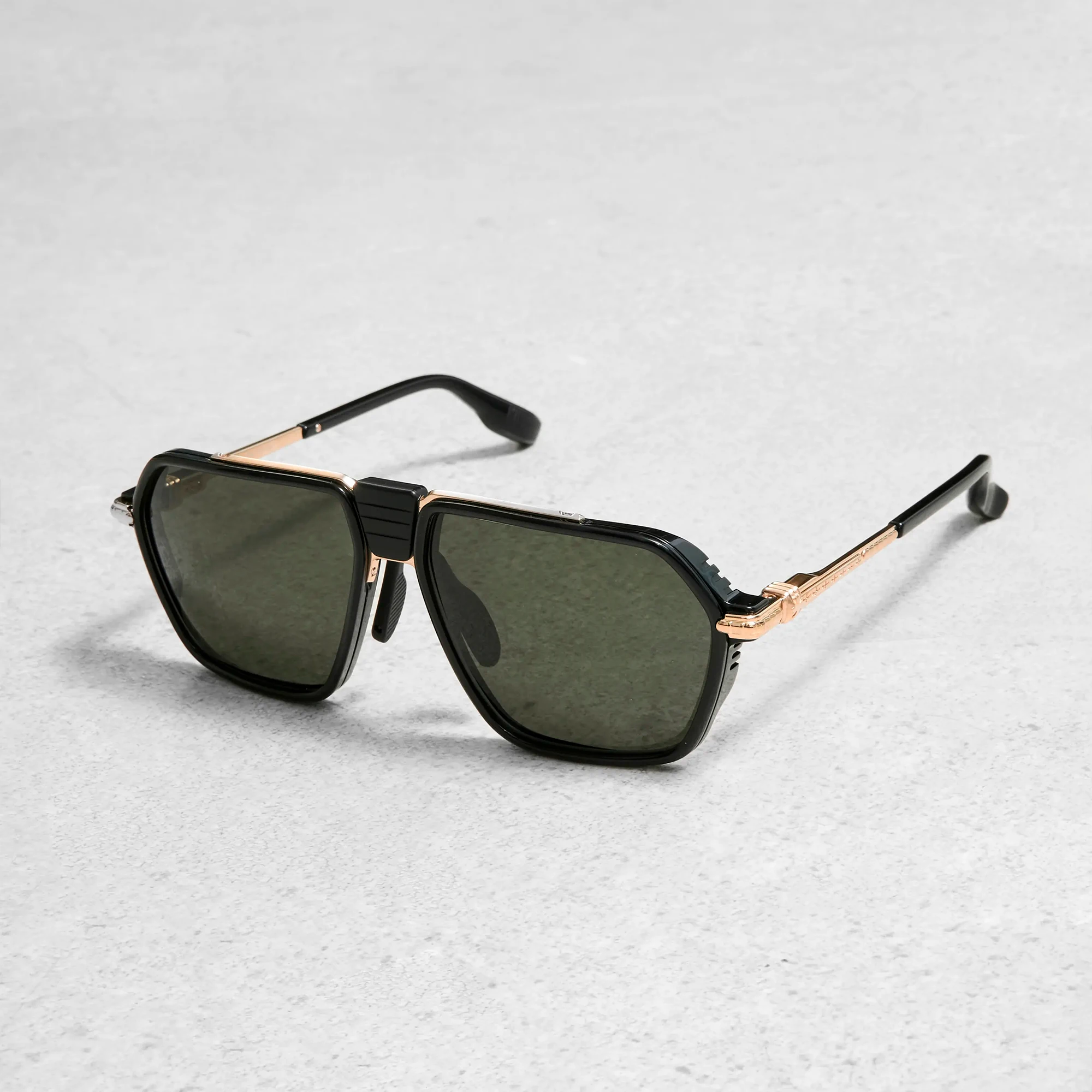 Drippy "Black/Gold Plated"